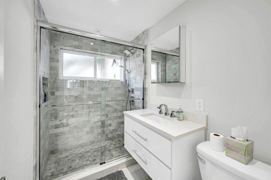 425 BAYSHORE DR #15-37
