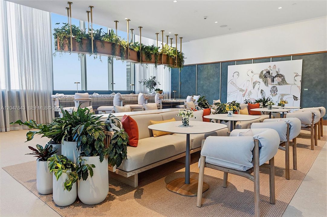 For Rent: $4,700 (1 beds, 1 baths, 833 Square Feet)