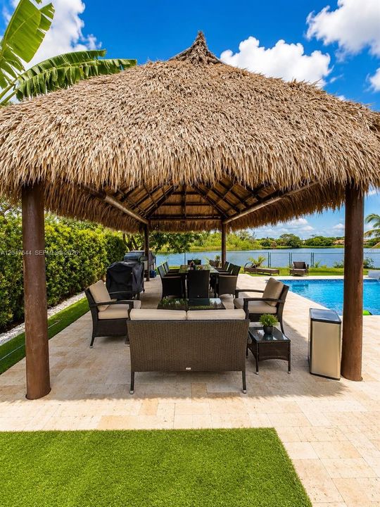 For Sale: $675,000 (4 beds, 3 baths, 2069 Square Feet)