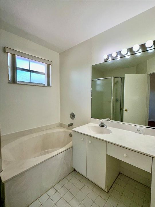 Primary En-suite Bathroom