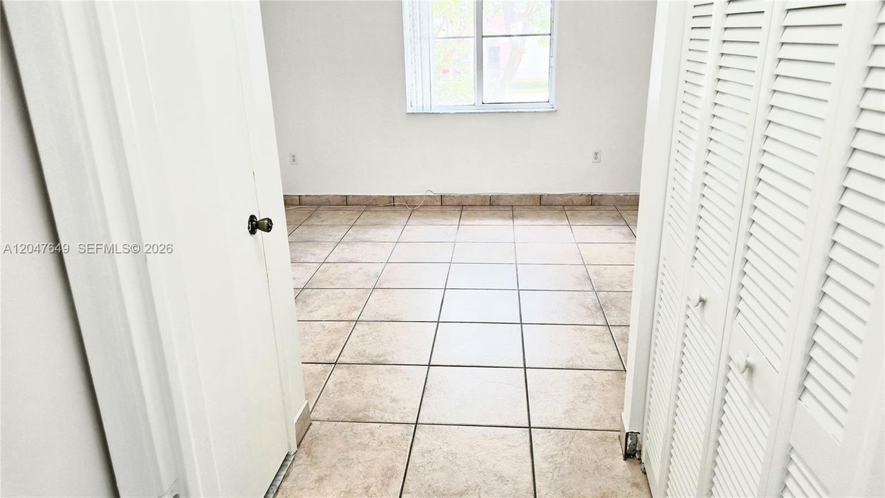 For Rent: $2,200 (2 beds, 2 baths, 1010 Square Feet)