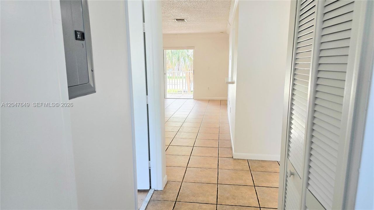 For Rent: $2,200 (2 beds, 2 baths, 1010 Square Feet)