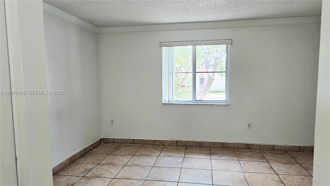 For Rent: $2,200 (2 beds, 2 baths, 1010 Square Feet)