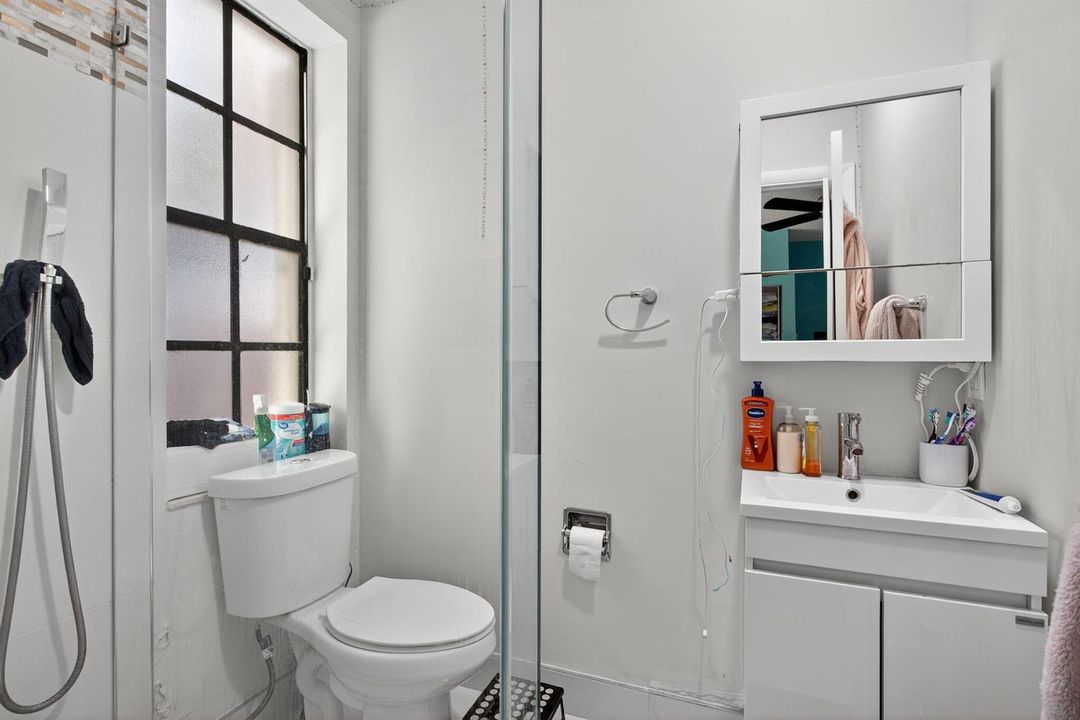 2nd Bathroom