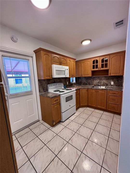 For Rent: $2,450 (2 beds, 1 baths, 0 Square Feet)