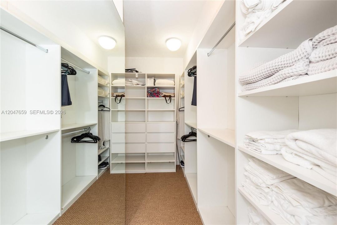 В аренду: $4,100 (3 спален, 2 ванн, 1369 Квадратных фут)