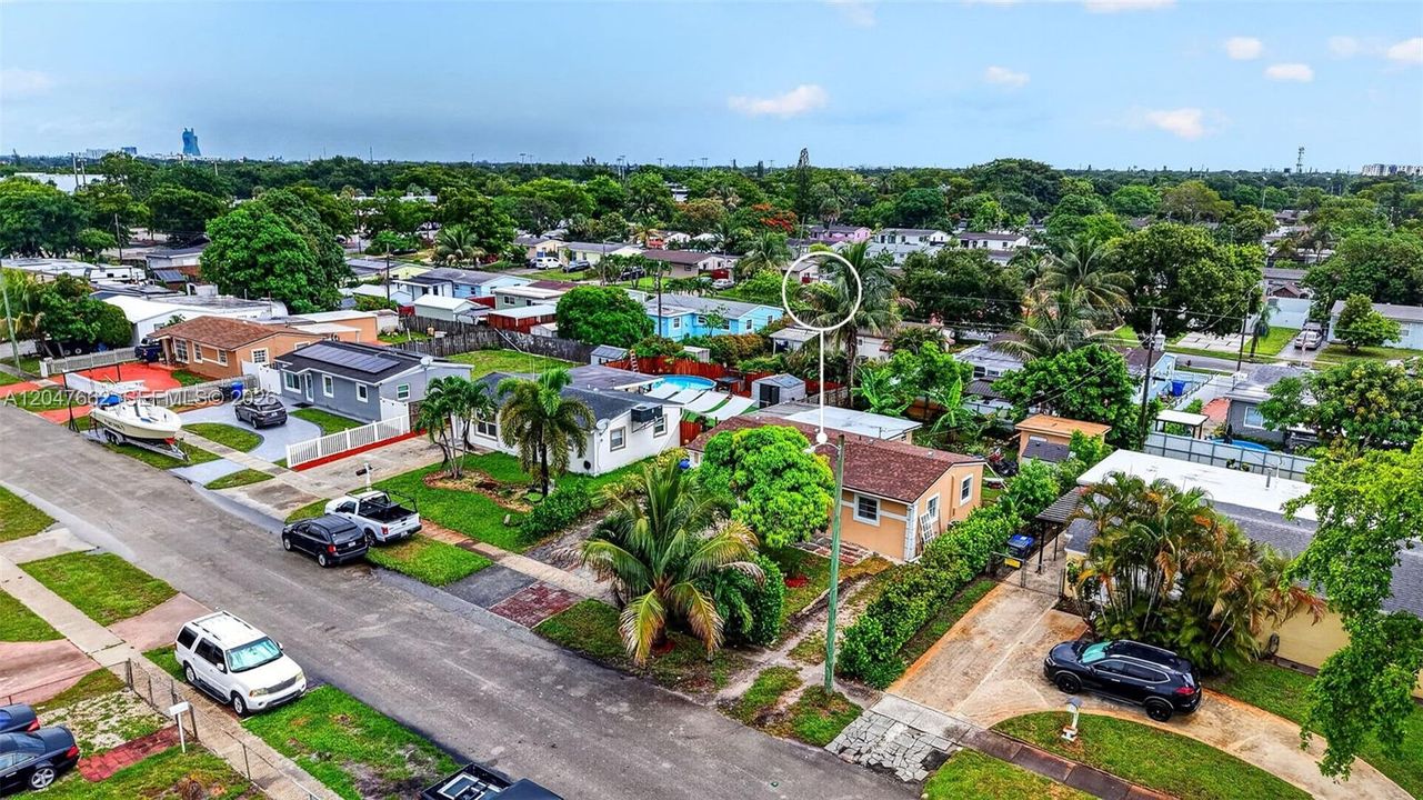 For Sale: $400,000 (4 beds, 2 baths, 1280 Square Feet)