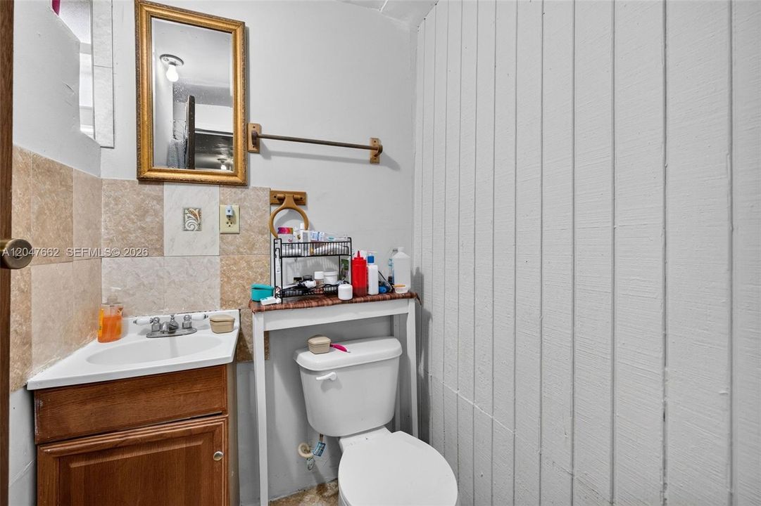 For Sale: $400,000 (4 beds, 2 baths, 1280 Square Feet)
