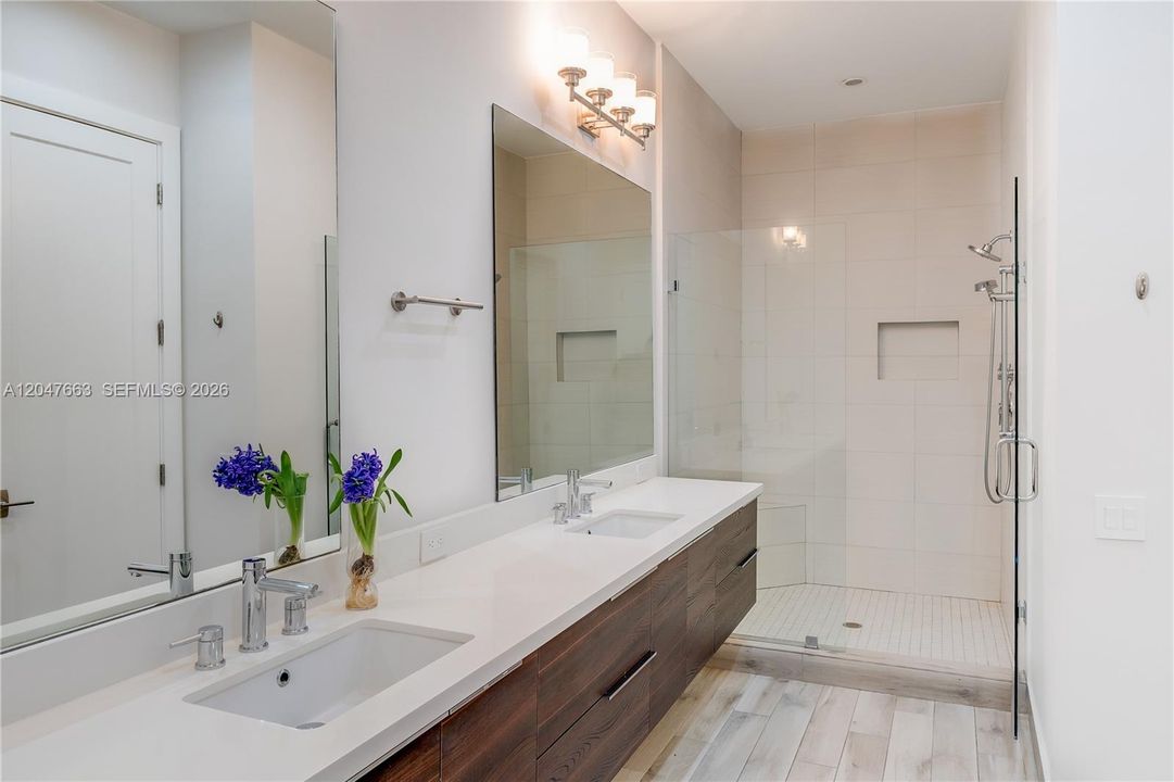 В аренду: $7,550 (4 спален, 3 ванн, 2639 Квадратных фут)