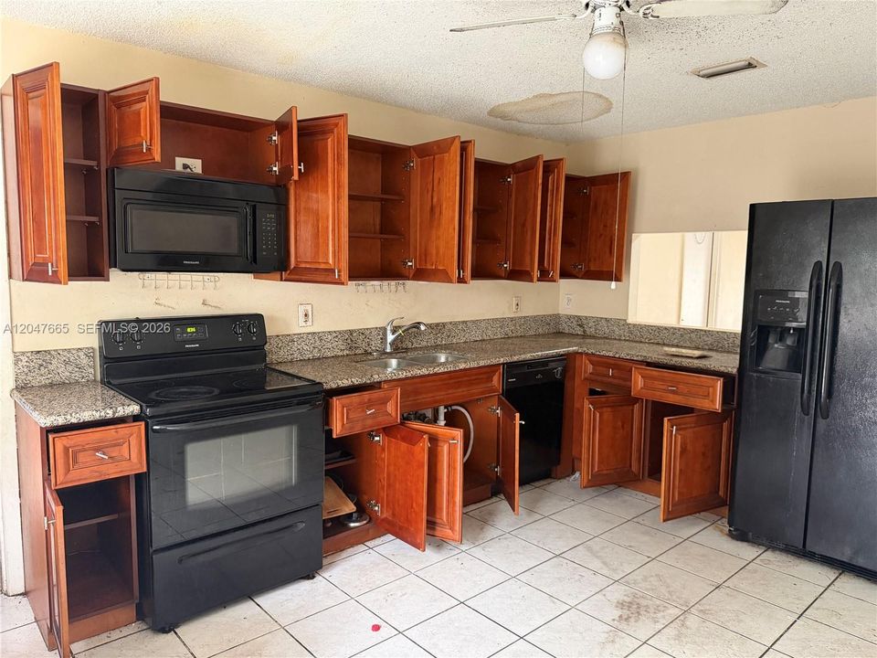 For Sale: $329,900 (3 beds, 2 baths, 1417 Square Feet)