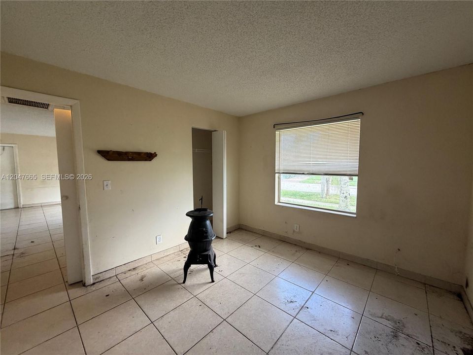 For Sale: $329,900 (3 beds, 2 baths, 1417 Square Feet)