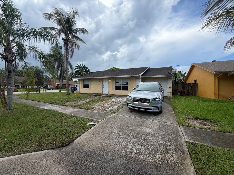 For Sale: $329,900 (3 beds, 2 baths, 1417 Square Feet)