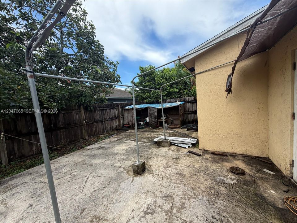 For Sale: $329,900 (3 beds, 2 baths, 1417 Square Feet)