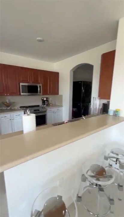 For Sale: $399,900 (3 beds, 2 baths, 1572 Square Feet)
