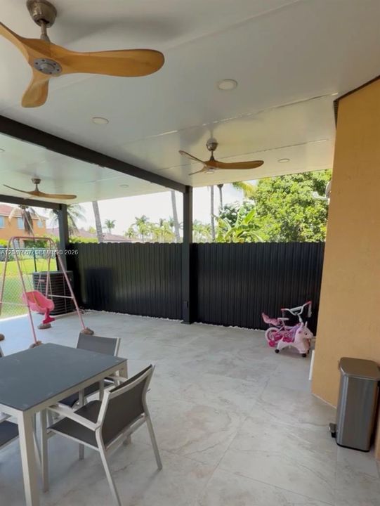 For Sale: $399,900 (3 beds, 2 baths, 1572 Square Feet)