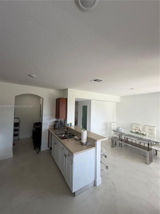 For Sale: $399,900 (3 beds, 2 baths, 1572 Square Feet)
