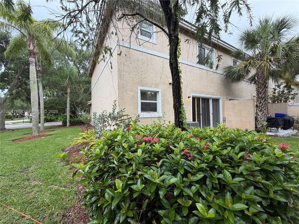En Venta: $459,900 (3 camas, 2 baños, 1263 Pies cuadrados)