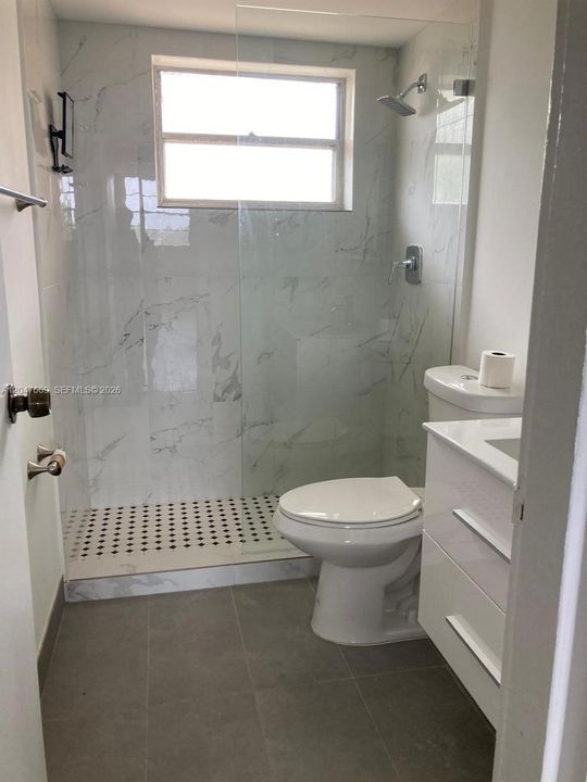 For Rent: $2,350 (1 beds, 1 baths, 825 Square Feet)