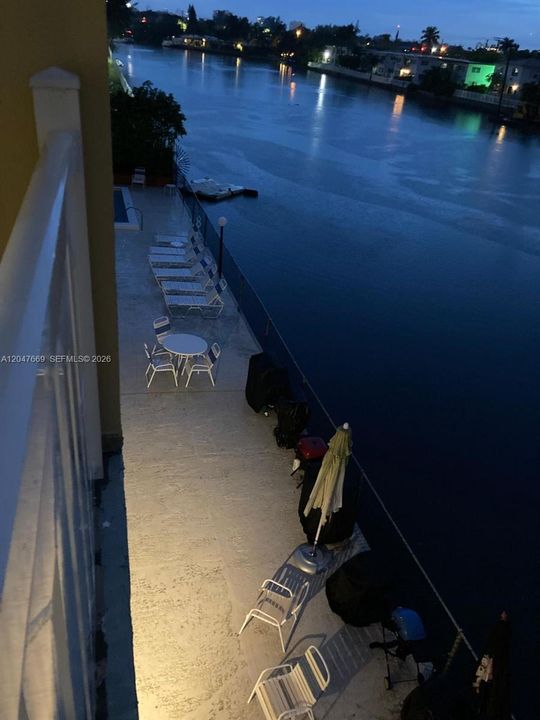 For Rent: $2,350 (1 beds, 1 baths, 825 Square Feet)