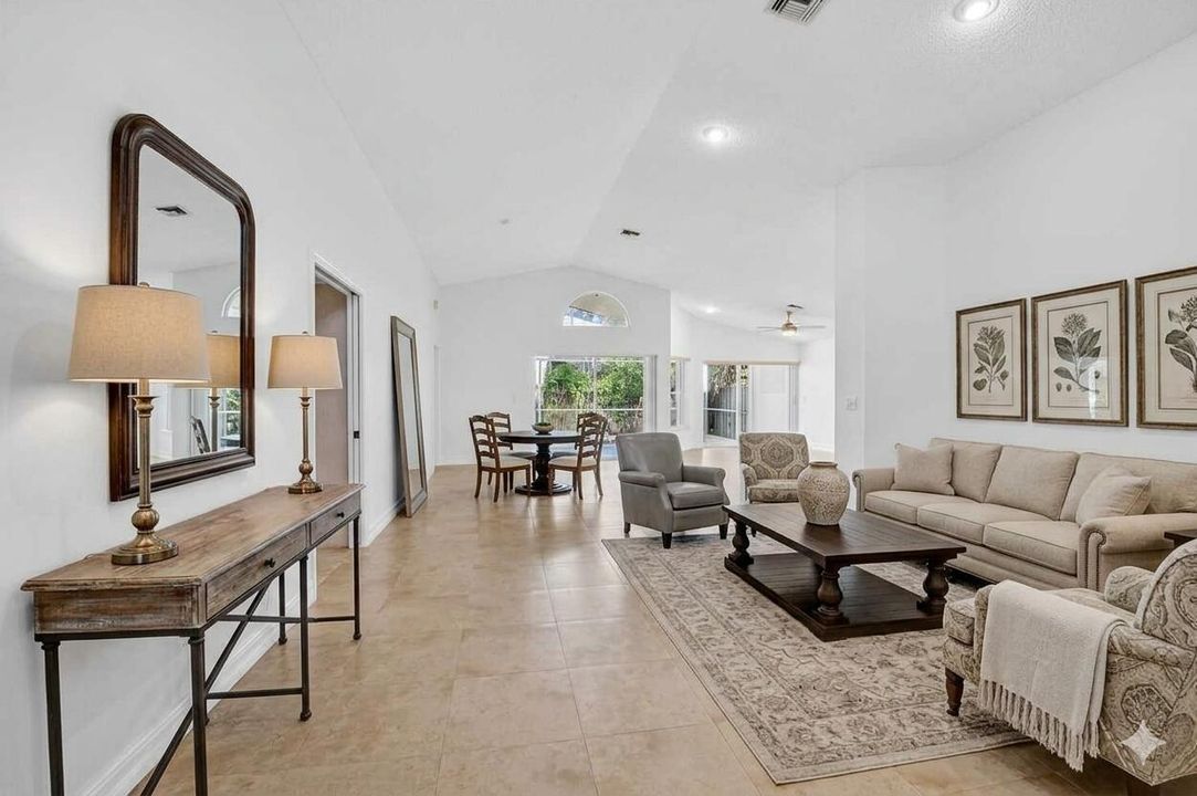 Entry - Virtually Staged