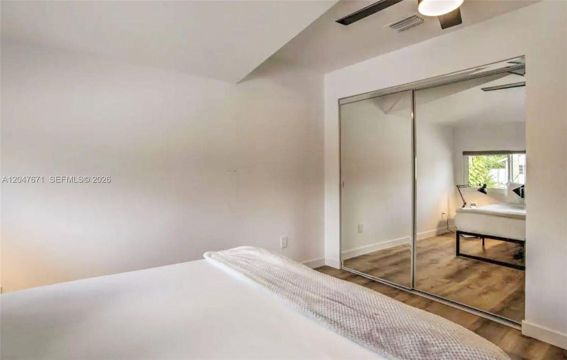 For Rent: $2,400 (2 beds, 2 baths, 1000 Square Feet)