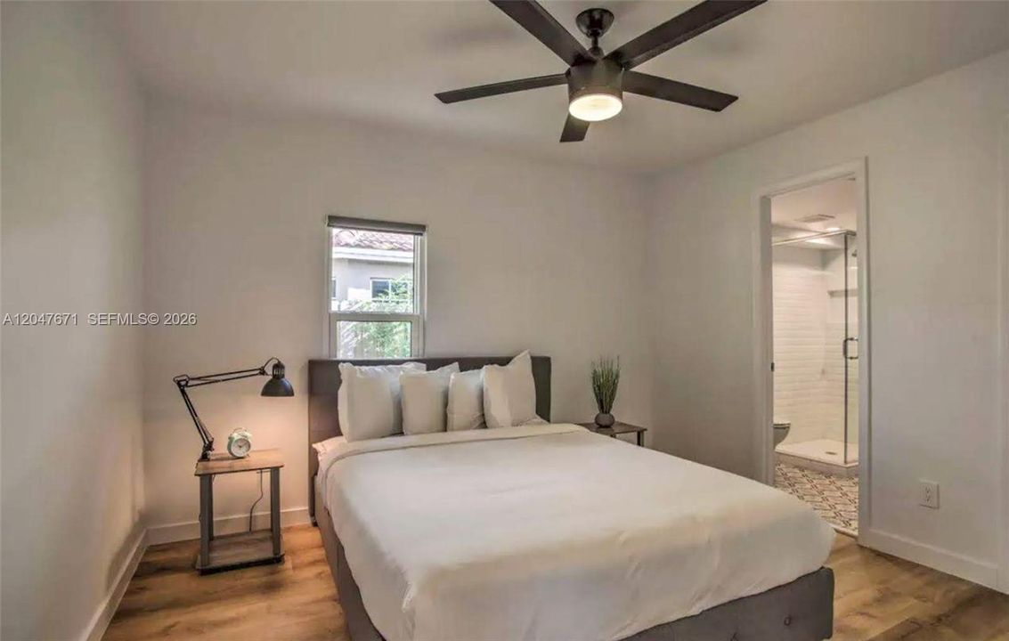 For Rent: $2,400 (2 beds, 2 baths, 1000 Square Feet)