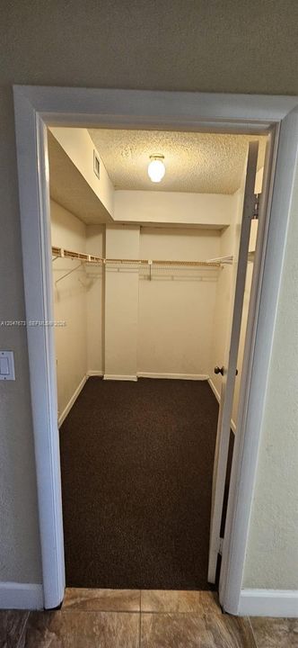 WALKIN CLOSET