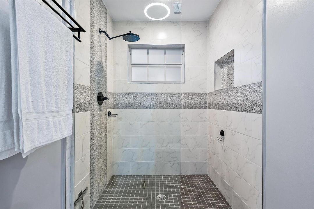 93 Admirals Ct -33