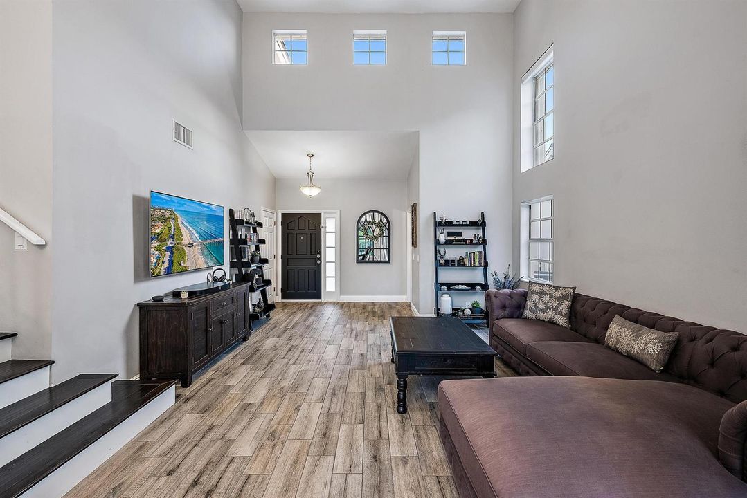 93 Admirals Ct -26