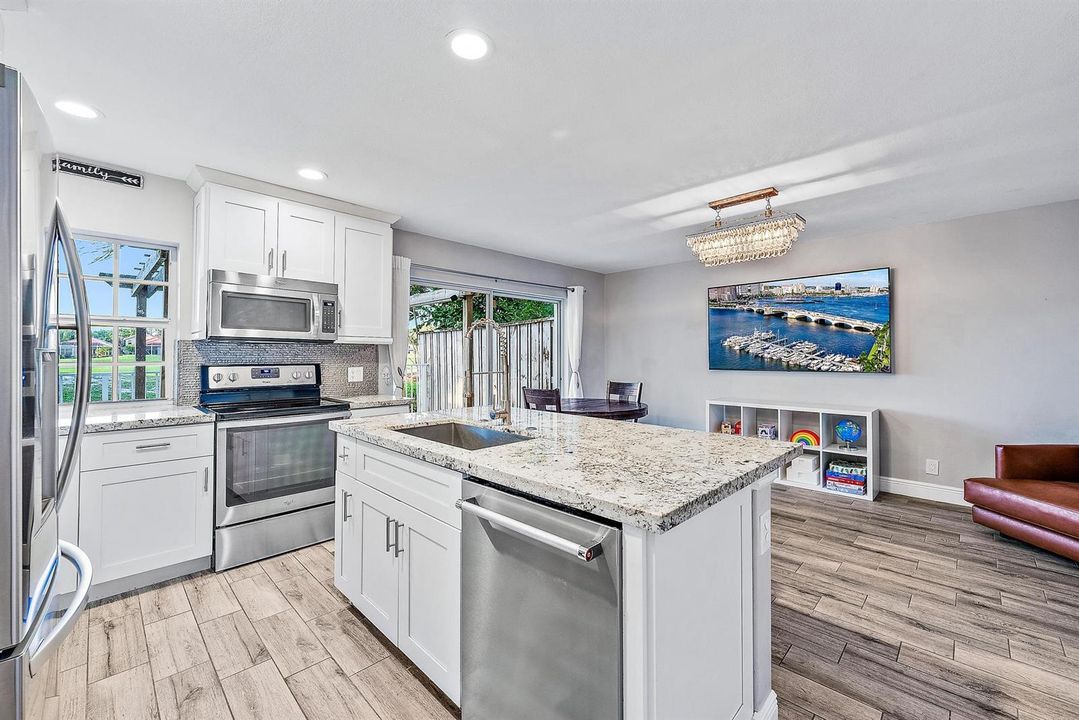 93 Admirals Ct -18