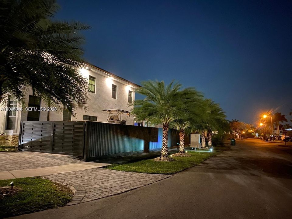 En Venta: $1,269,000 (5 camas, 4 baños, 3261 Pies cuadrados)