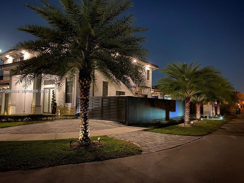 En Venta: $1,269,000 (5 camas, 4 baños, 3261 Pies cuadrados)