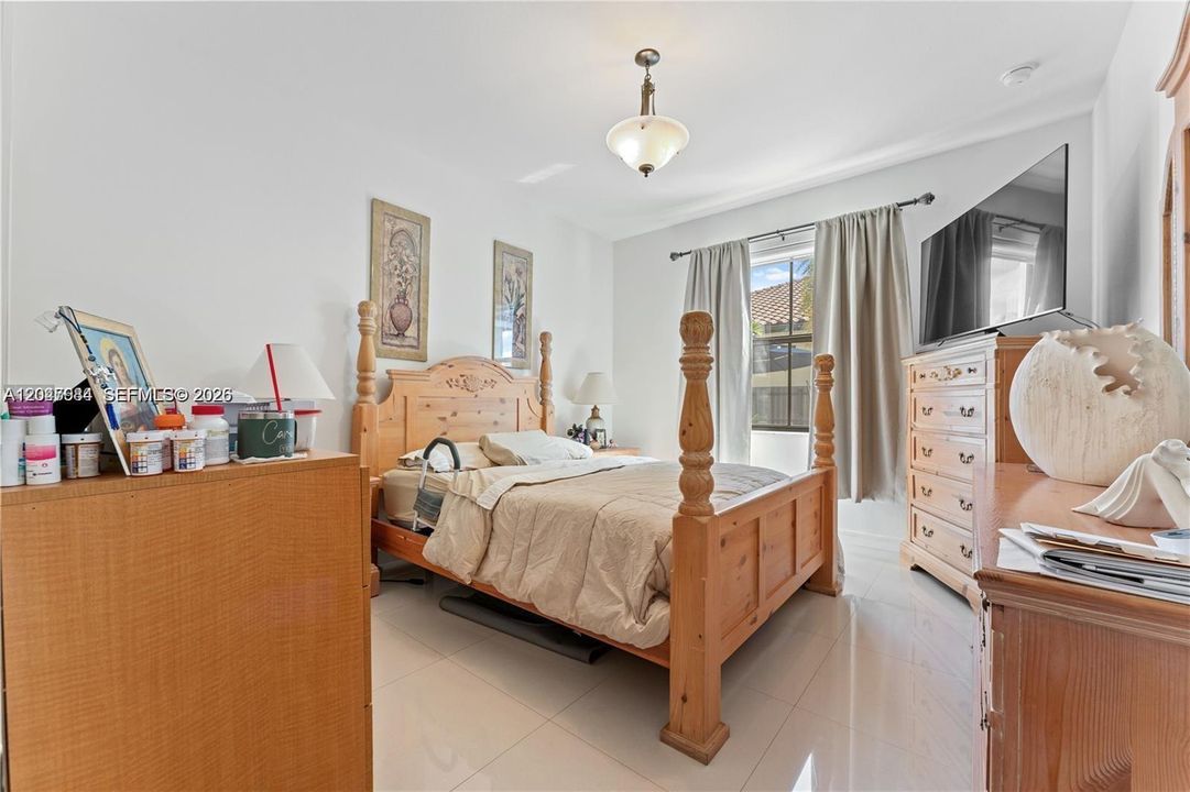 En Venta: $1,269,000 (5 camas, 4 baños, 3261 Pies cuadrados)