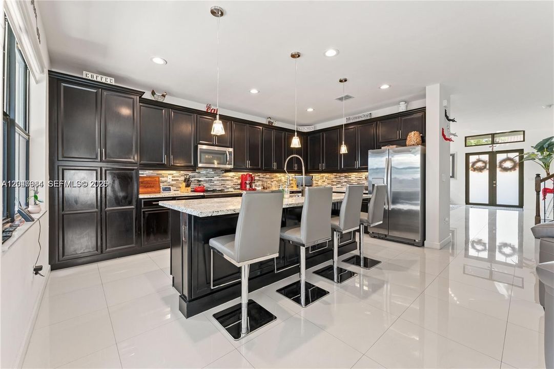 En Venta: $1,269,000 (5 camas, 4 baños, 3261 Pies cuadrados)