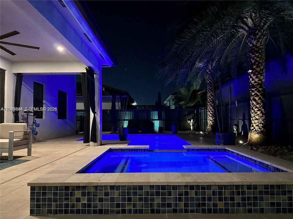 En Venta: $1,269,000 (5 camas, 4 baños, 3261 Pies cuadrados)
