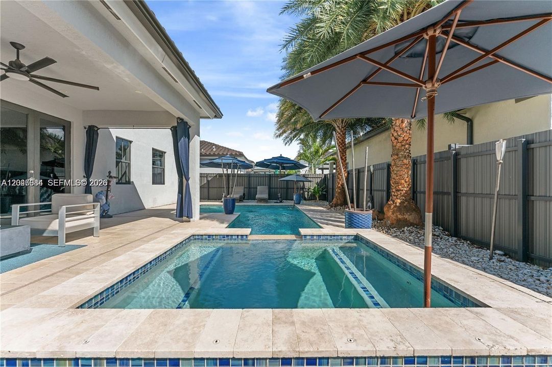 En Venta: $1,269,000 (5 camas, 4 baños, 3261 Pies cuadrados)