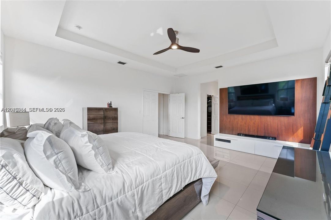 En Venta: $1,269,000 (5 camas, 4 baños, 3261 Pies cuadrados)