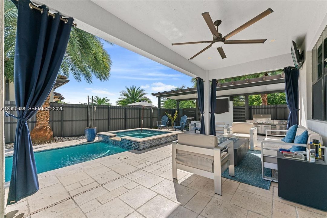 En Venta: $1,269,000 (5 camas, 4 baños, 3261 Pies cuadrados)