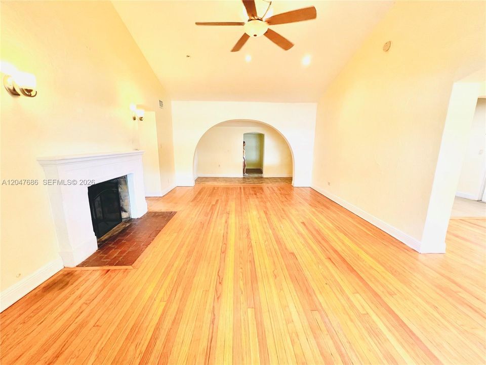 For Rent: $3,700 (4 beds, 2 baths, 2182 Square Feet)