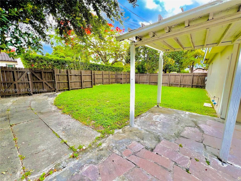 For Rent: $3,700 (4 beds, 2 baths, 2182 Square Feet)