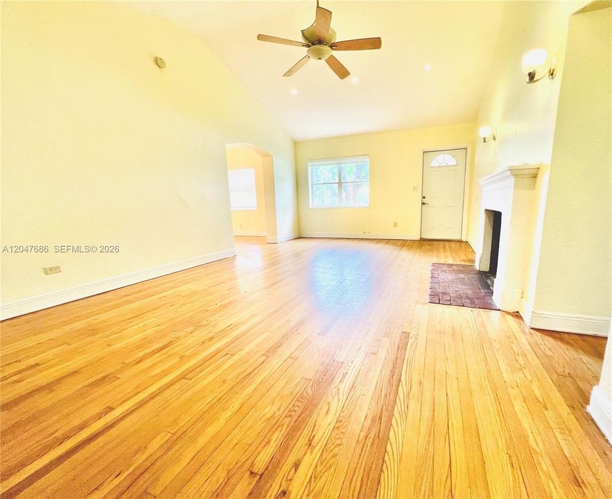For Rent: $3,700 (4 beds, 2 baths, 2182 Square Feet)