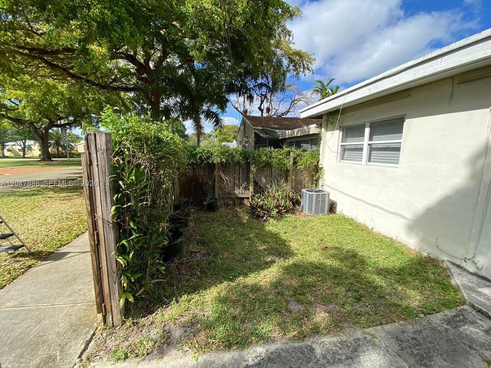 For Rent: $3,700 (4 beds, 2 baths, 2182 Square Feet)