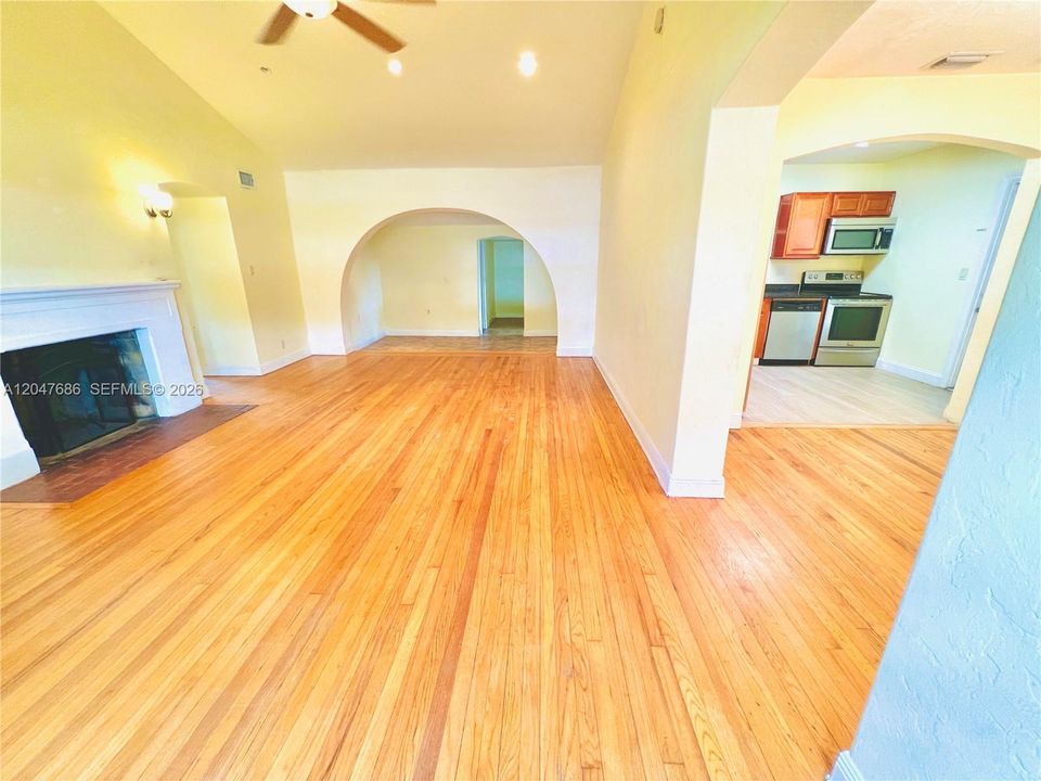 For Rent: $3,700 (4 beds, 2 baths, 2182 Square Feet)