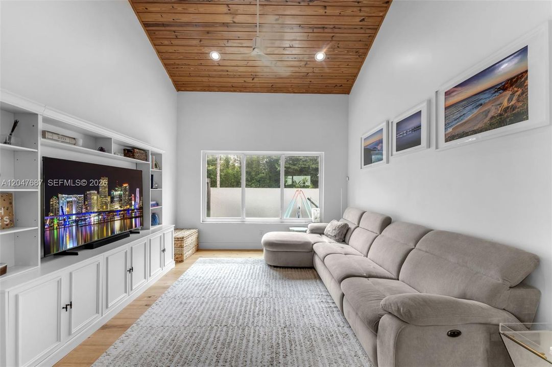 En Venta: $1,500,000 (3 camas, 3 baños, 2255 Pies cuadrados)