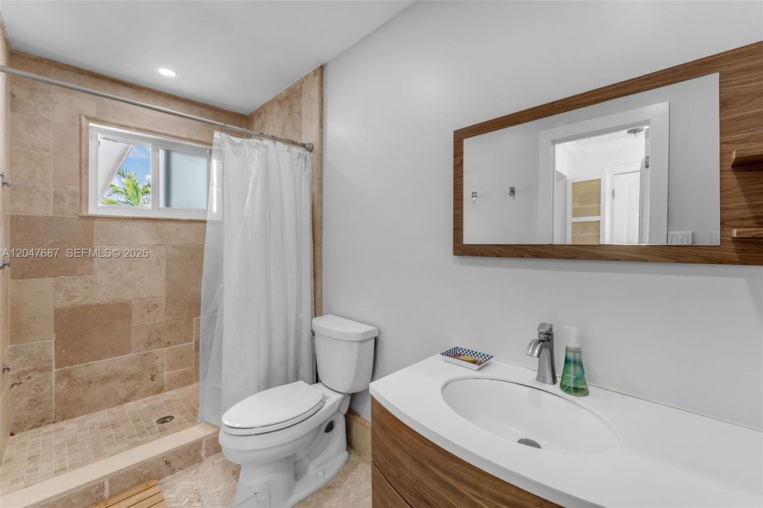 En Venta: $1,500,000 (3 camas, 3 baños, 2255 Pies cuadrados)