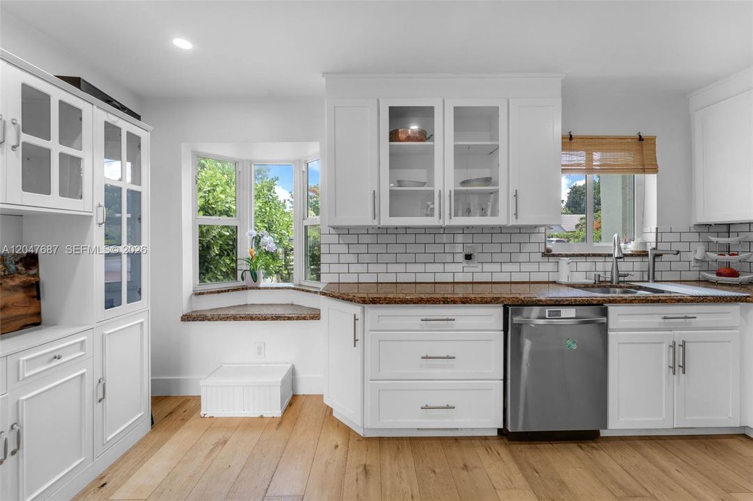 En Venta: $1,500,000 (3 camas, 3 baños, 2255 Pies cuadrados)