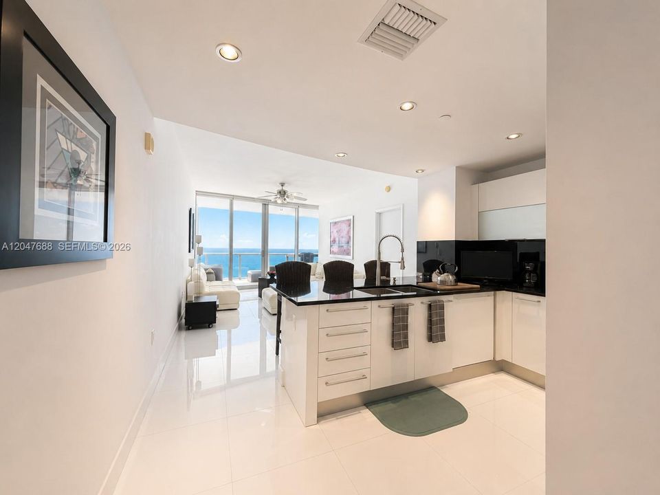For Rent: $7,500 (1 beds, 2 baths, 1161 Square Feet)