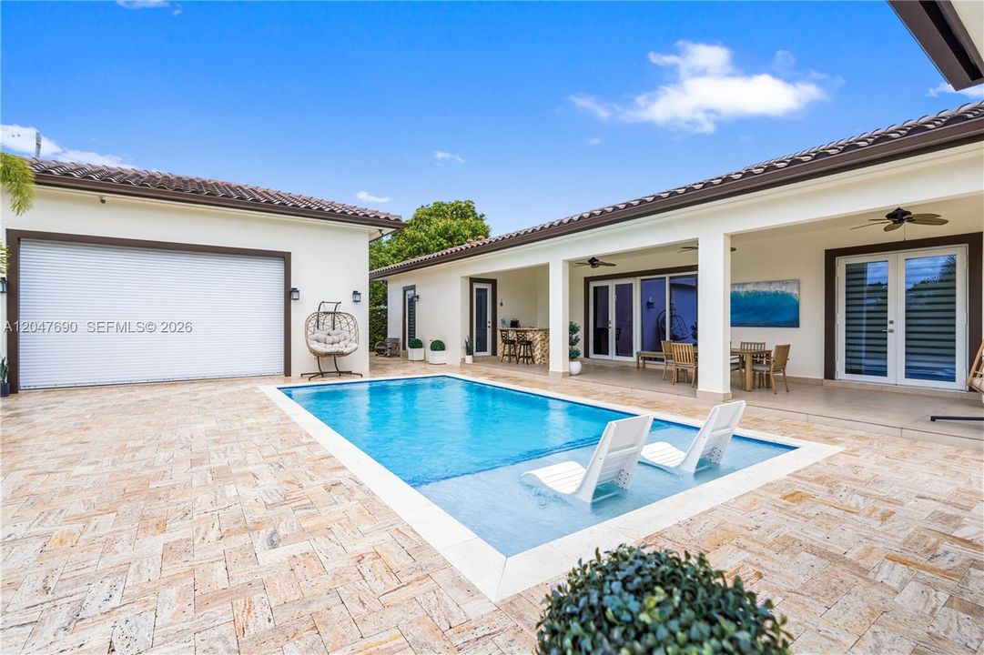 For Sale: $1,580,000 (4 beds, 4 baths, 2325 Square Feet)