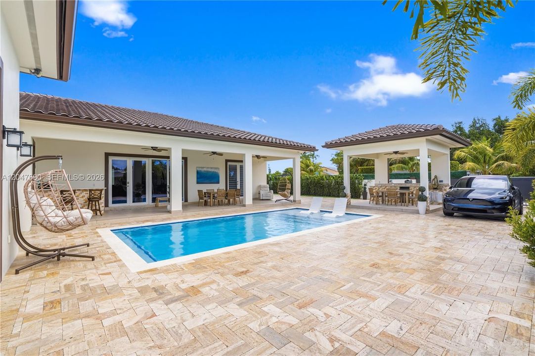 For Sale: $1,580,000 (4 beds, 4 baths, 2325 Square Feet)