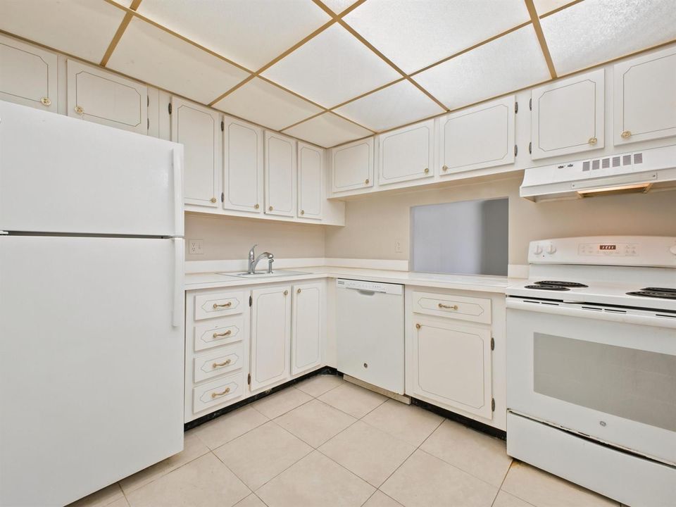 Kitchen 1